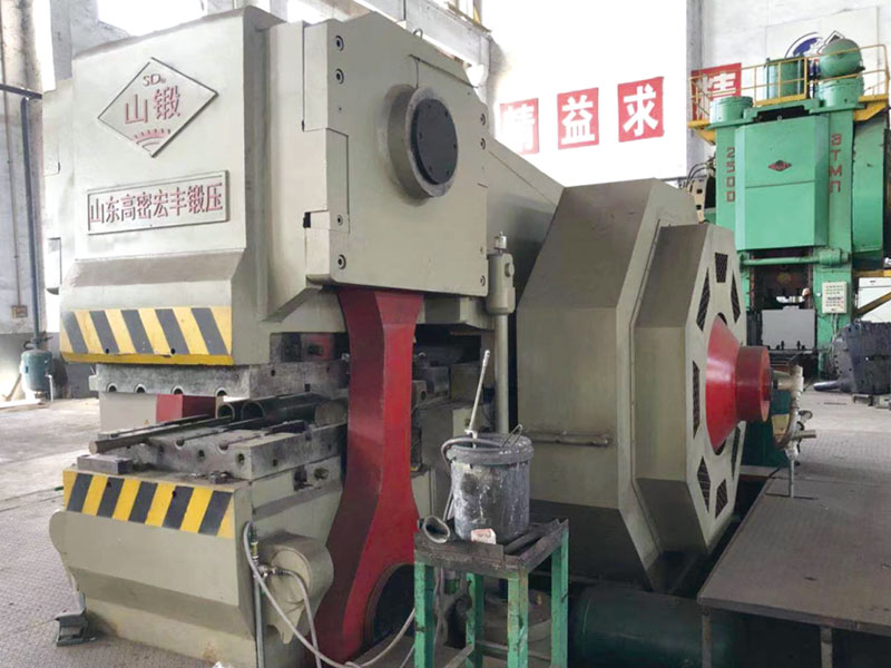 济南重汽集团订购的 SM11-1250 平锻机